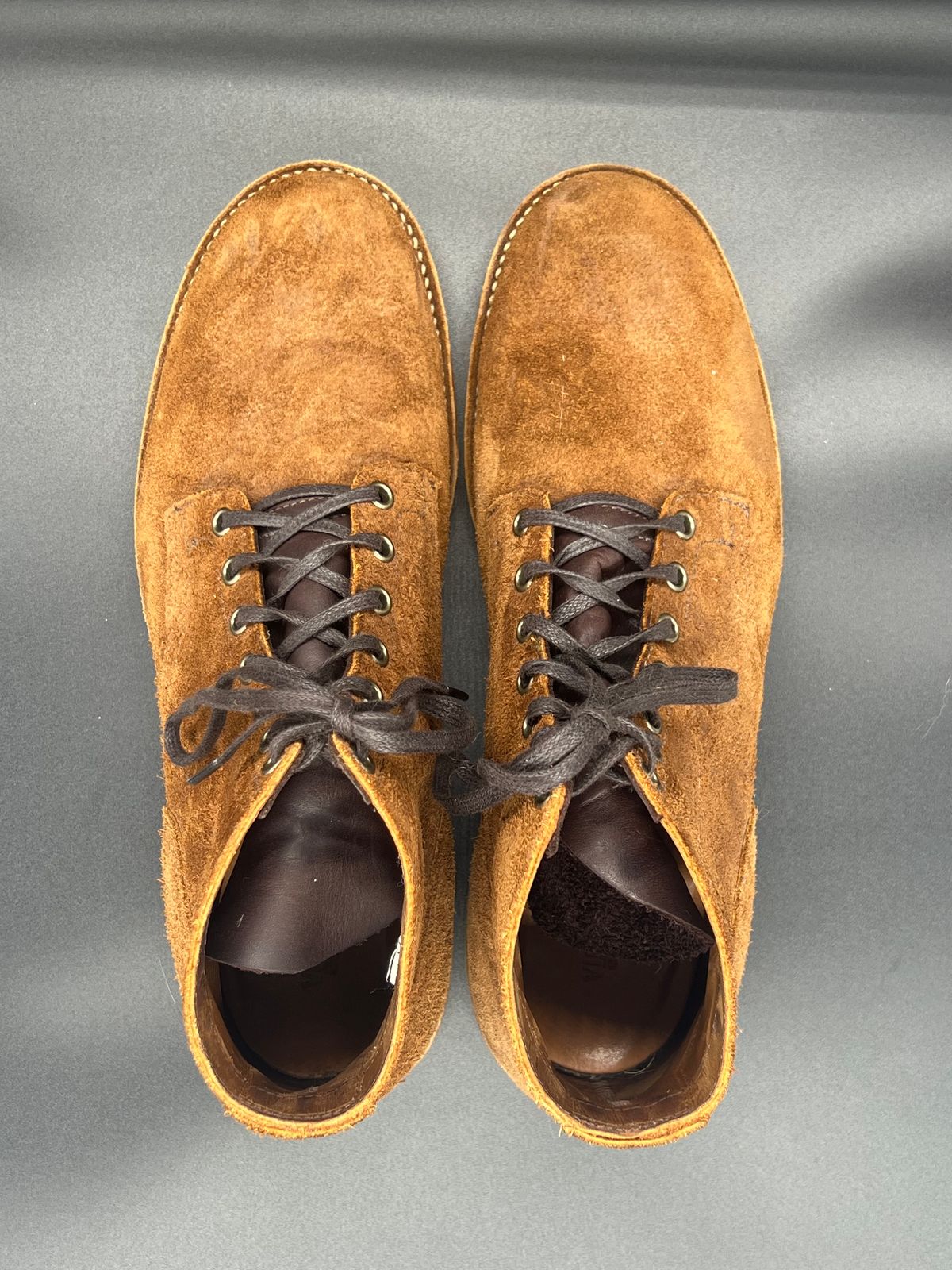 Photo by Thebootbum on November 6, 2023 of the Viberg Service Boot in Seidel Aged Bark Roughout.