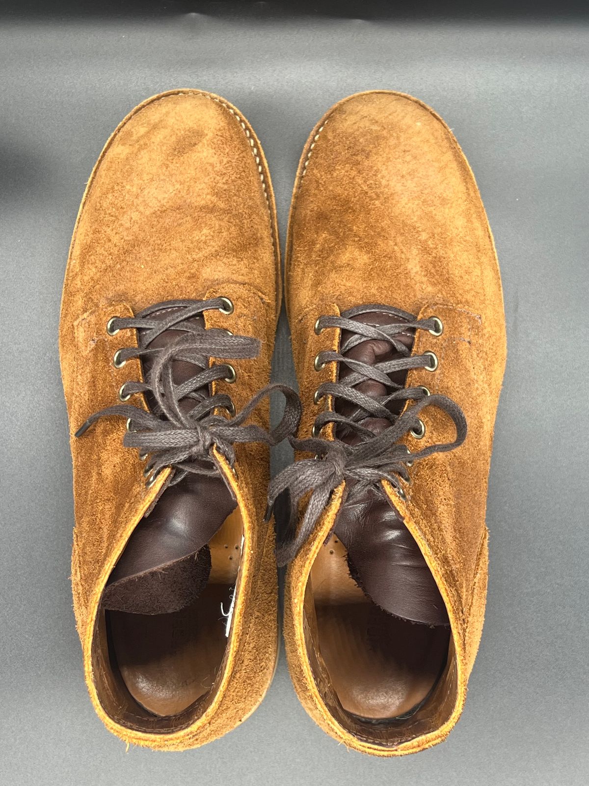 Photo by Thebootbum on December 4, 2023 of the Viberg Service Boot in Seidel Aged Bark Roughout.