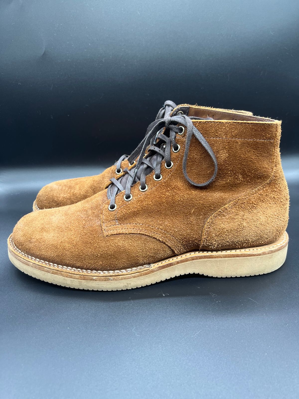 Photo by Thebootbum on January 6, 2024 of the Viberg Service Boot in Seidel Aged Bark Roughout.