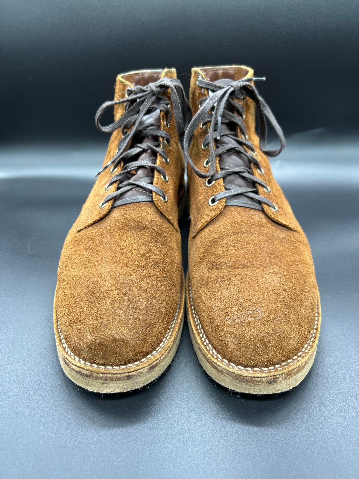 Photo by Thebootbum on April 5, 2024 of the Viberg Service Boot in Seidel Aged Bark Roughout.