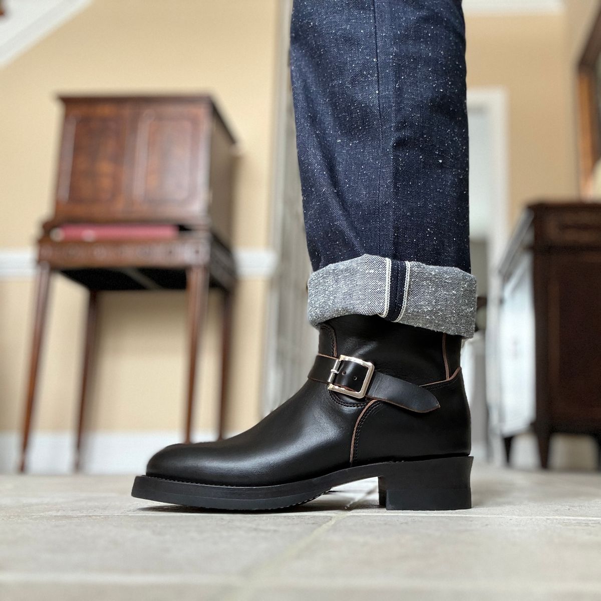 Photo by anatomyworkshop on January 24, 2024 of the Ray Kwok 34501 in Black Teacore Cowhide.