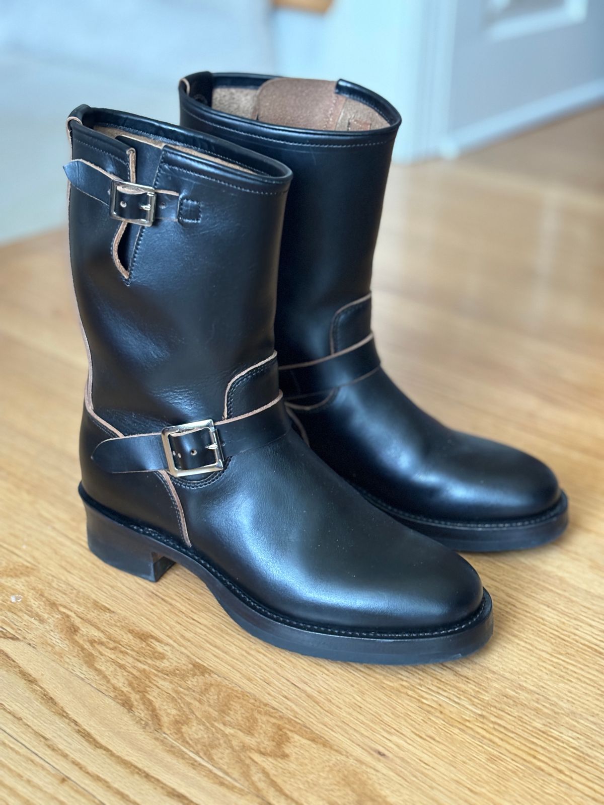 Photo by anatomyworkshop on February 1, 2024 of the Ray Kwok 34501 in Black Teacore Cowhide.