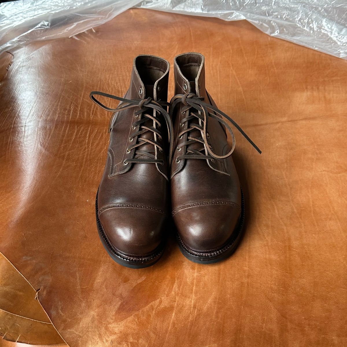 Photo by cordoman on November 4, 2022 of the Viberg Service Boot BCT in Horween Walnut Cypress.