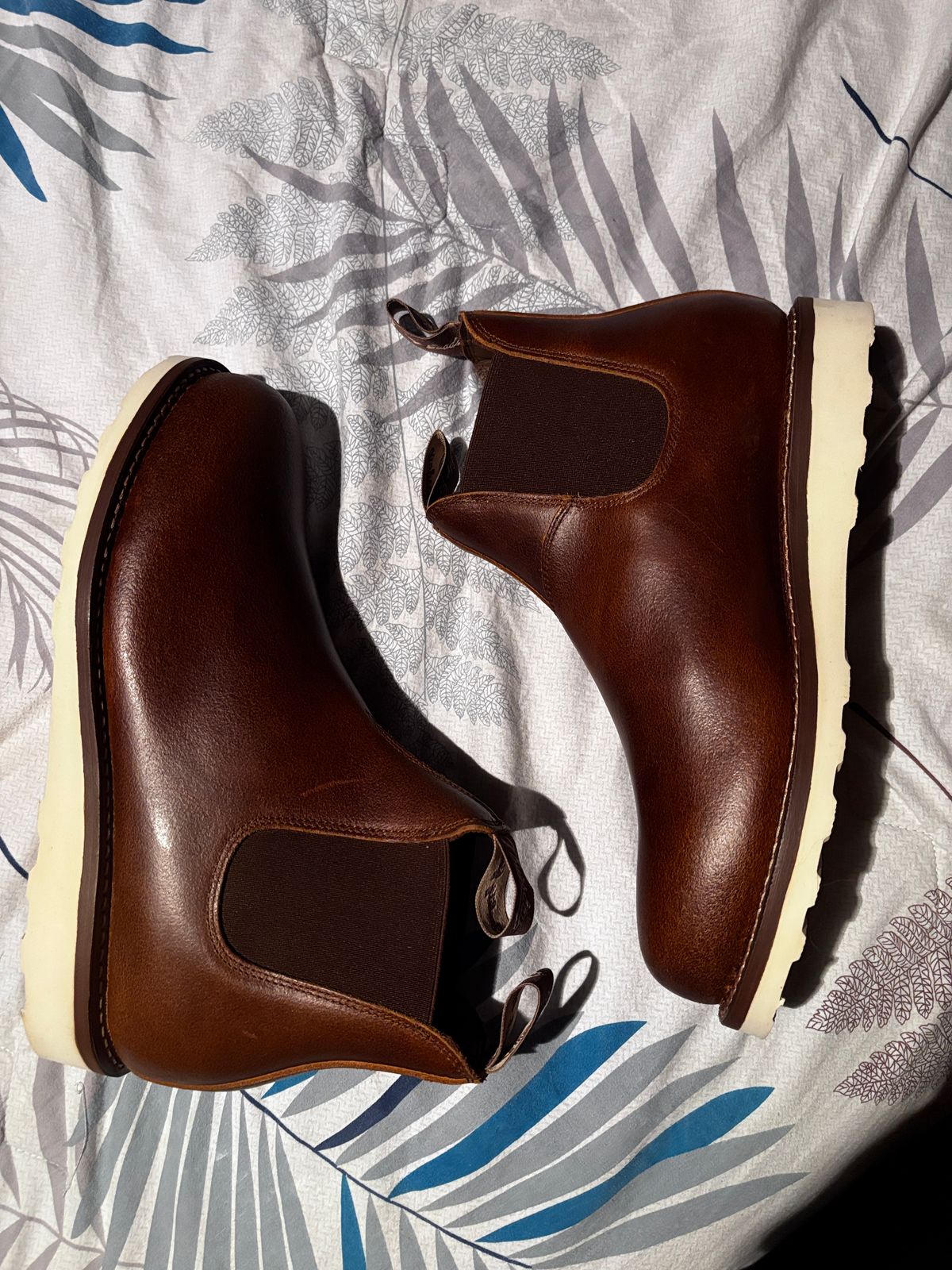 Photo by tinytopey on October 2, 2025 of the Thursday General Purpose Chelsea in Safari Waxed Roughout.