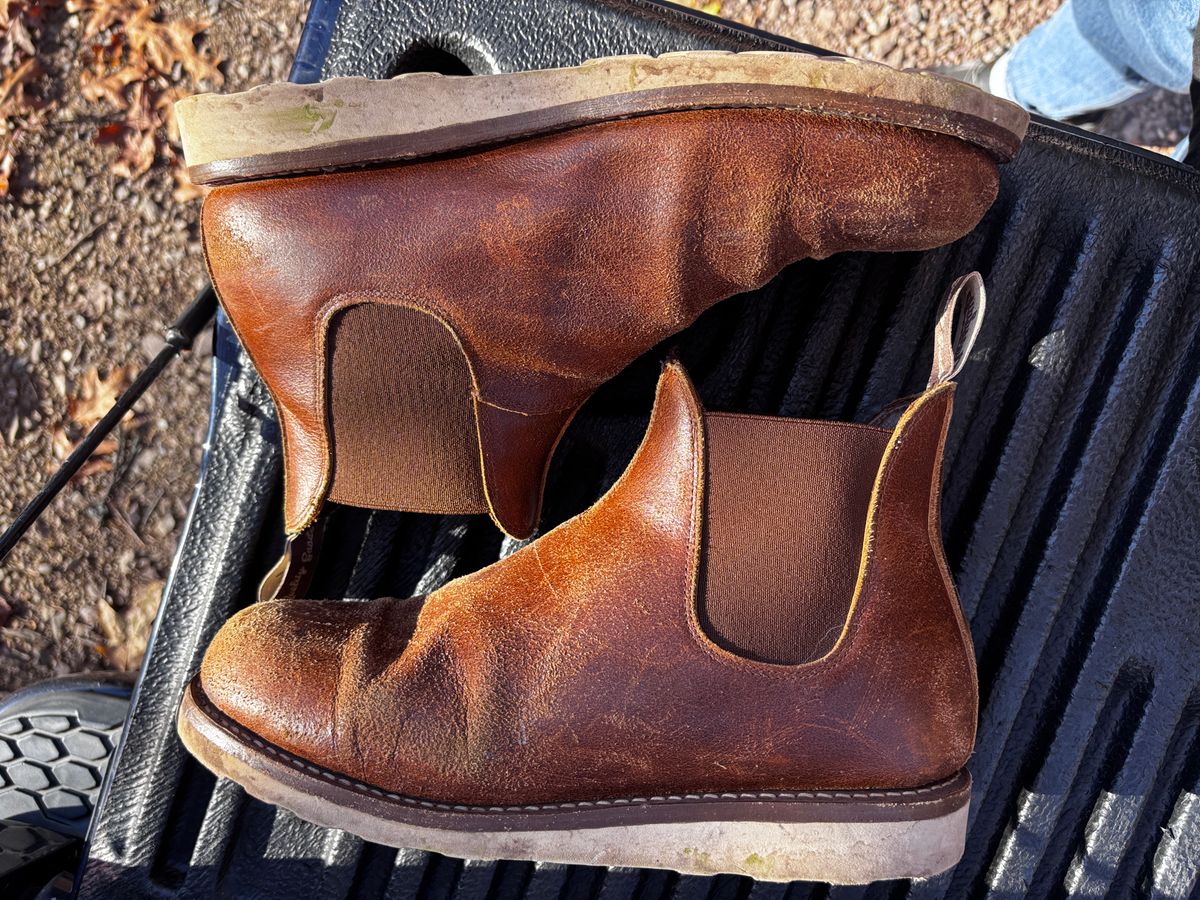 Photo by tinytopey on November 2, 2025 of the Thursday General Purpose Chelsea in Safari Waxed Roughout.
