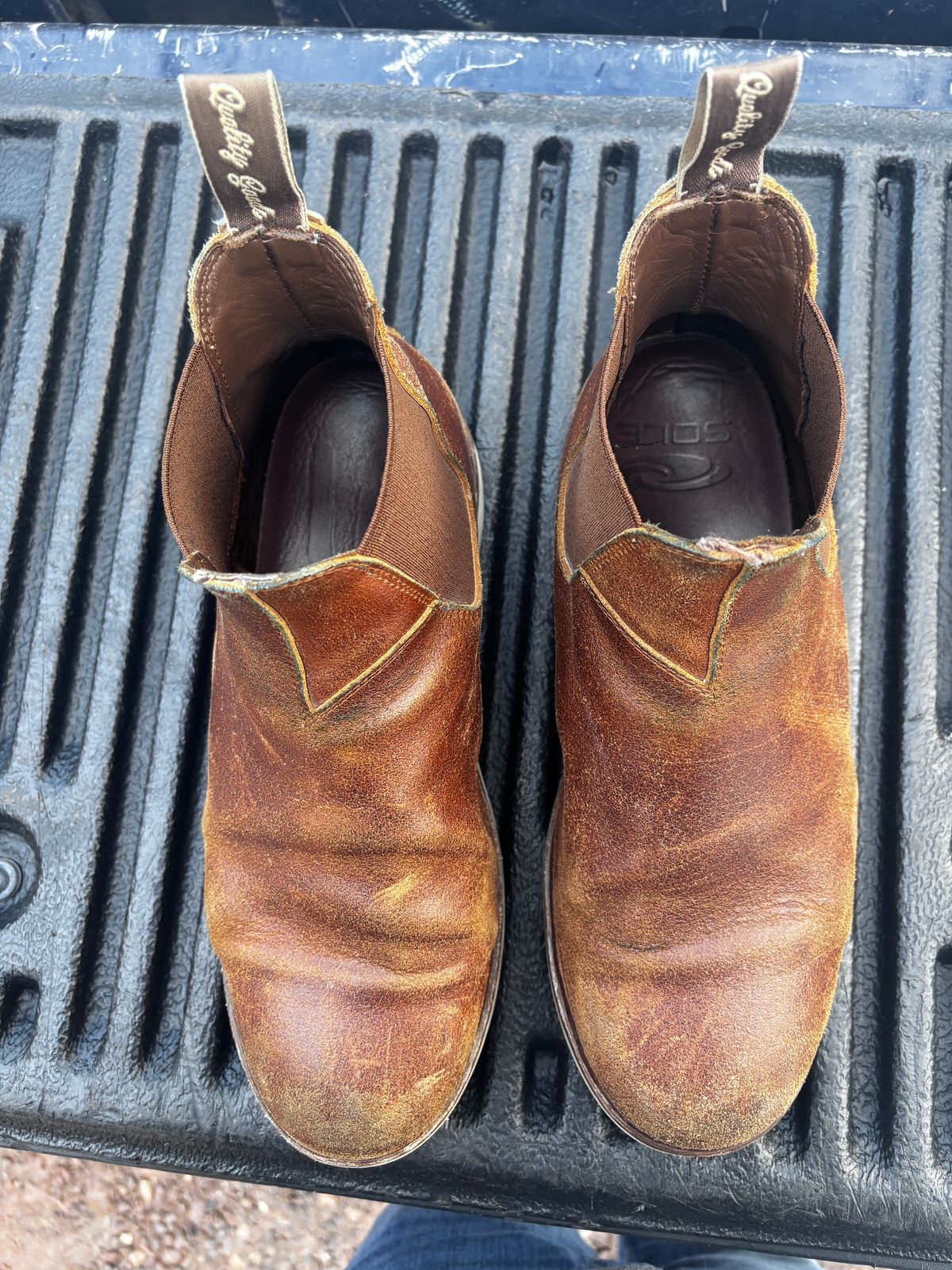 Photo by tinytopey on December 3, 2025 of the Thursday General Purpose Chelsea in Safari Waxed Roughout.