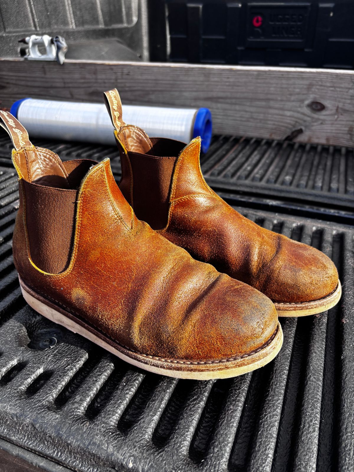 Photo by tinytopey on March 2, 2026 of the Thursday General Purpose Chelsea in Safari Waxed Roughout.