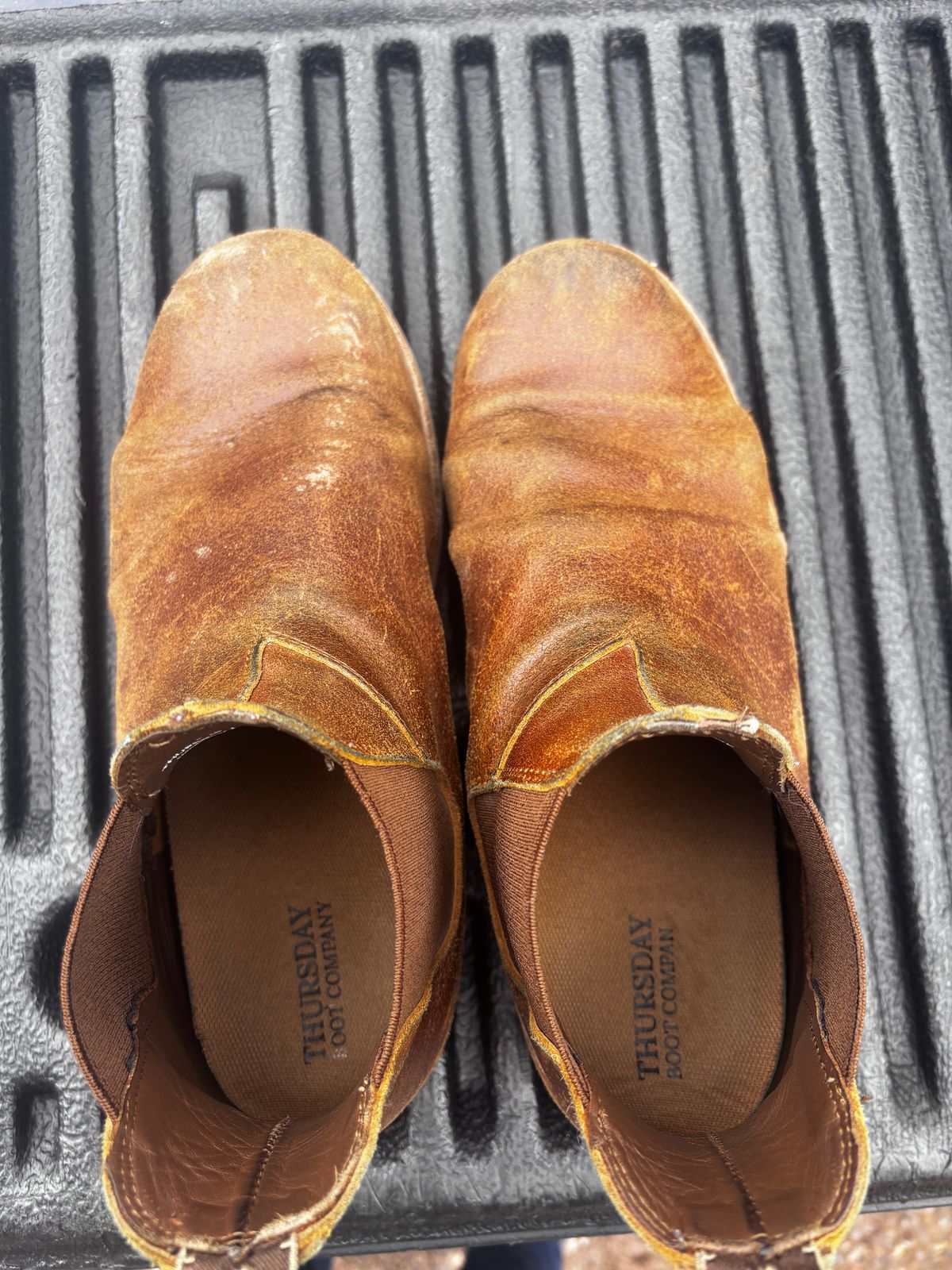 Photo by tinytopey on April 5, 2026 of the Thursday General Purpose Chelsea in Safari Waxed Roughout.