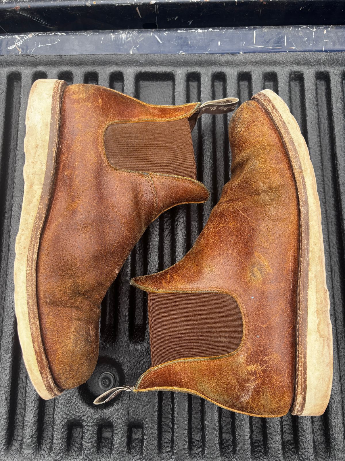 Photo by tinytopey on April 5, 2026 of the Thursday General Purpose Chelsea in Safari Waxed Roughout.