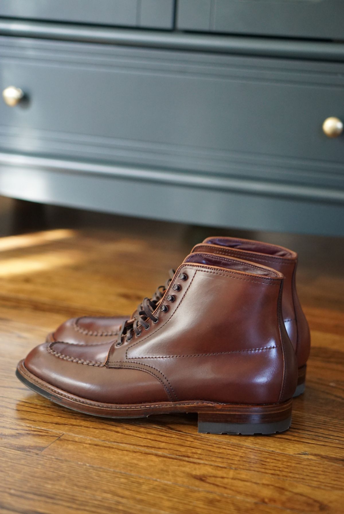 Photo by heavyE on October 1, 2022 of the Alden Indy Boot in Horween Color 4 Shell Cordovan.