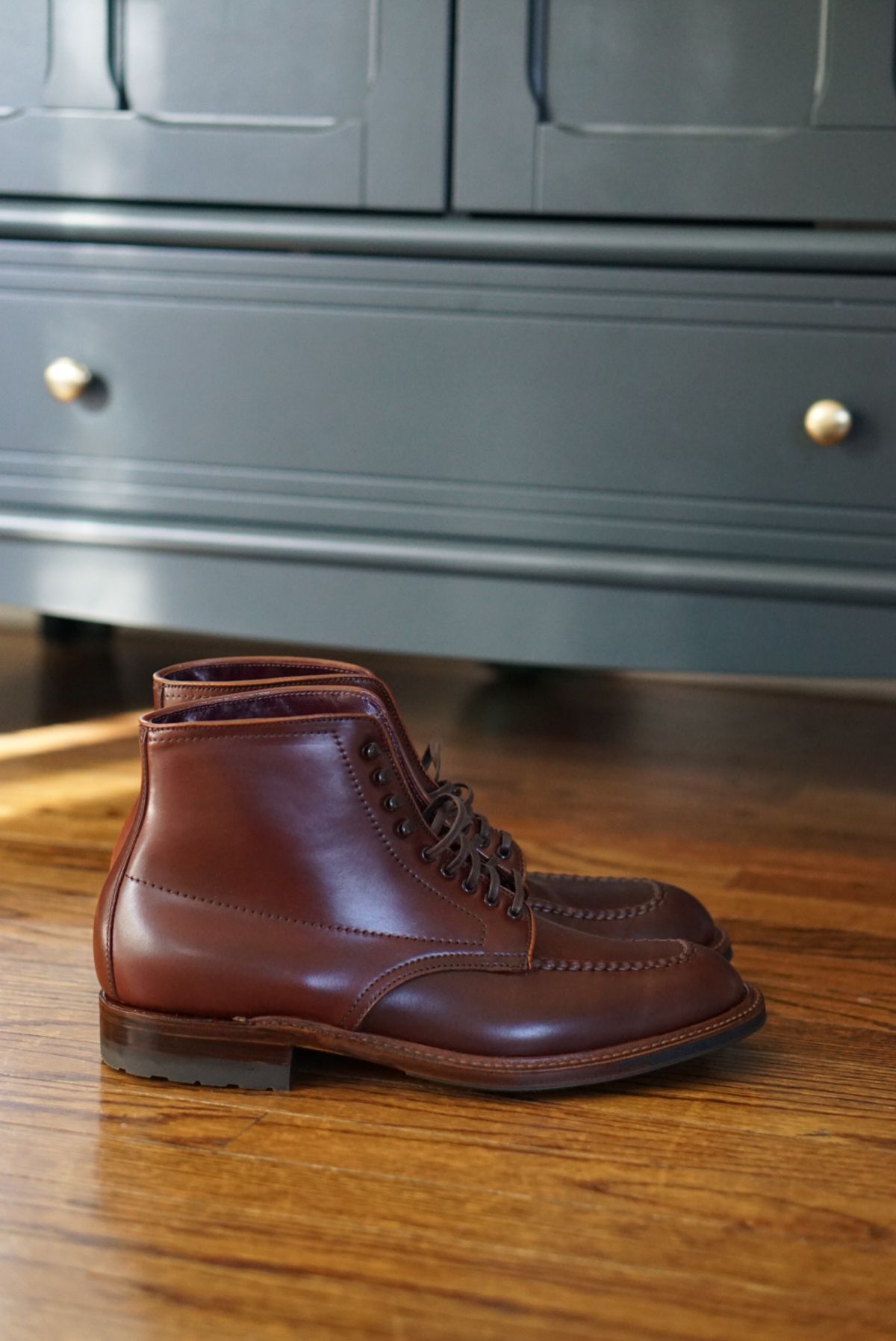 Photo by heavyE on October 1, 2022 of the Alden Indy Boot in Horween Color 4 Shell Cordovan.