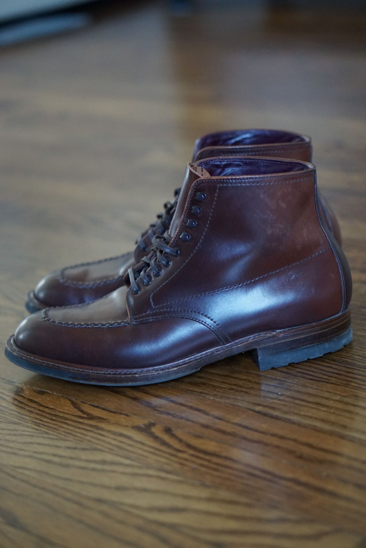 Photo by heavyE on November 2, 2022 of the Alden Indy Boot in Horween Color 4 Shell Cordovan.