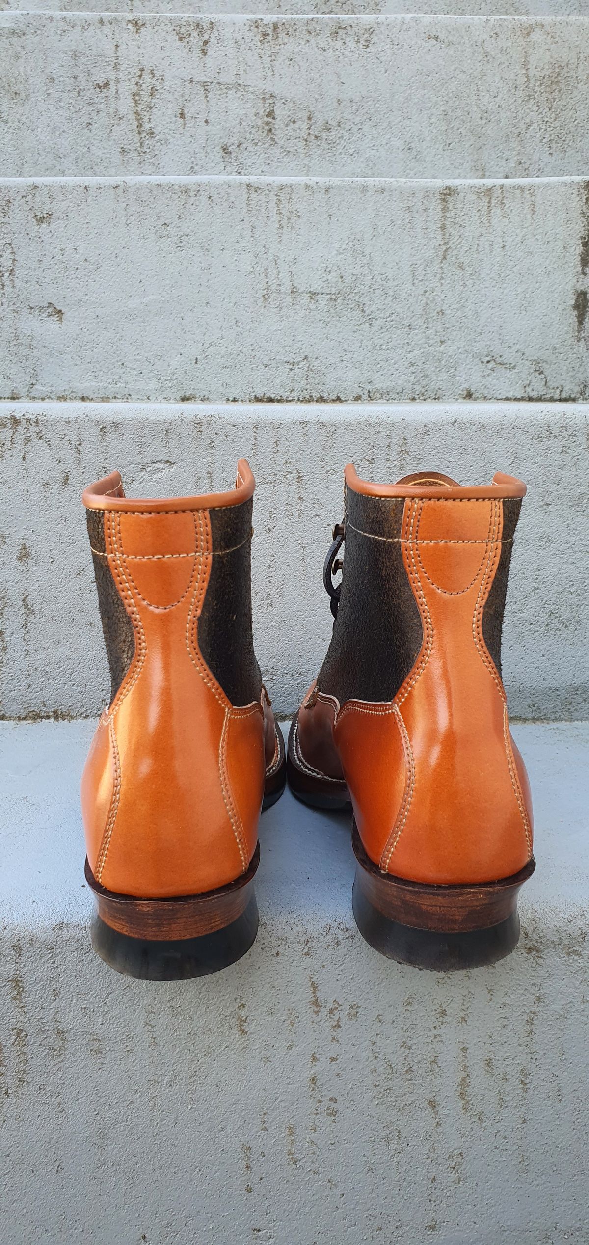 Photo by EL on October 1, 2022 of the Midas Vanquish Blucher Boot in Leder Ogawa Camel Shell Cordovan.