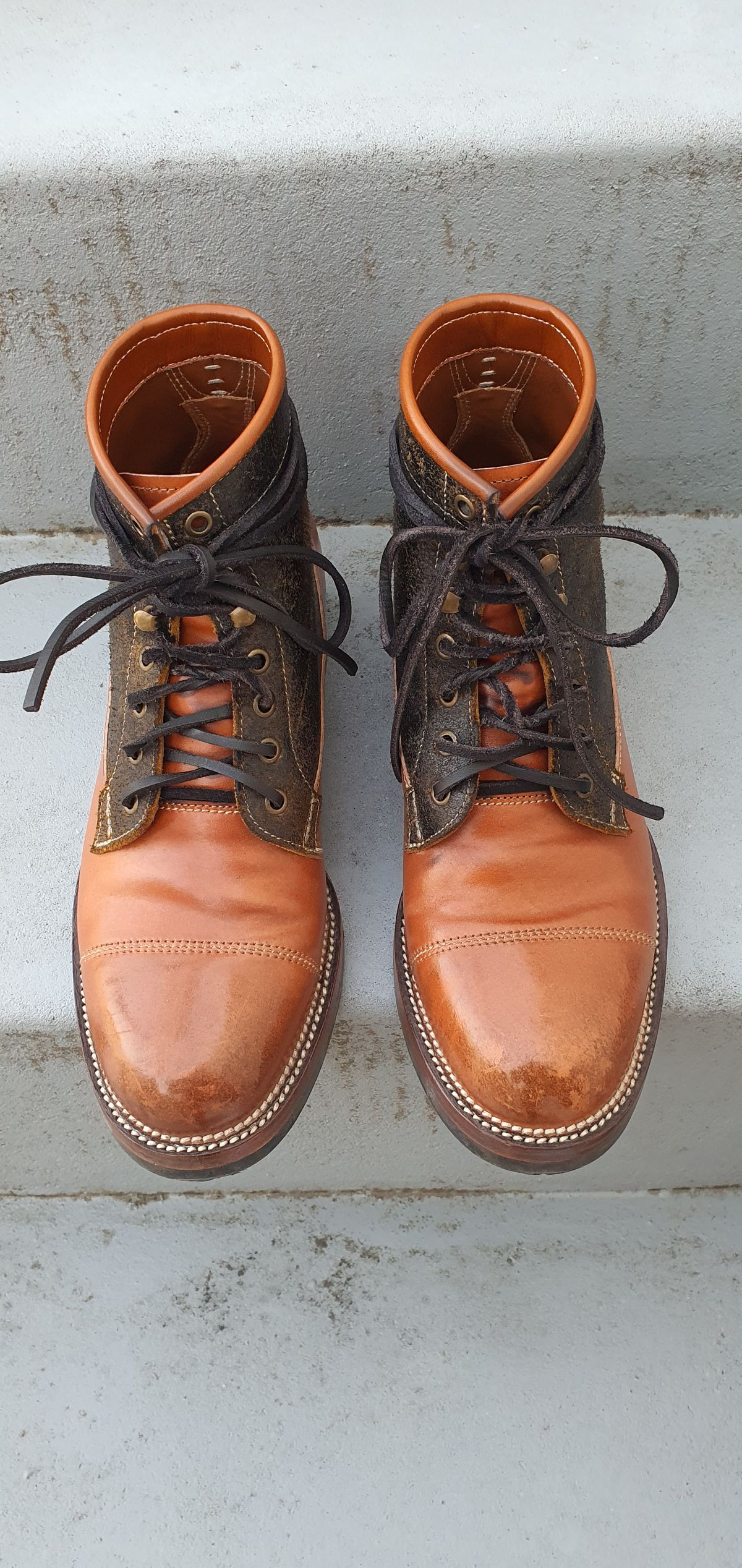 Photo by EL on November 3, 2022 of the Midas Vanquish Blucher Boot in Leder Ogawa Camel Shell Cordovan.