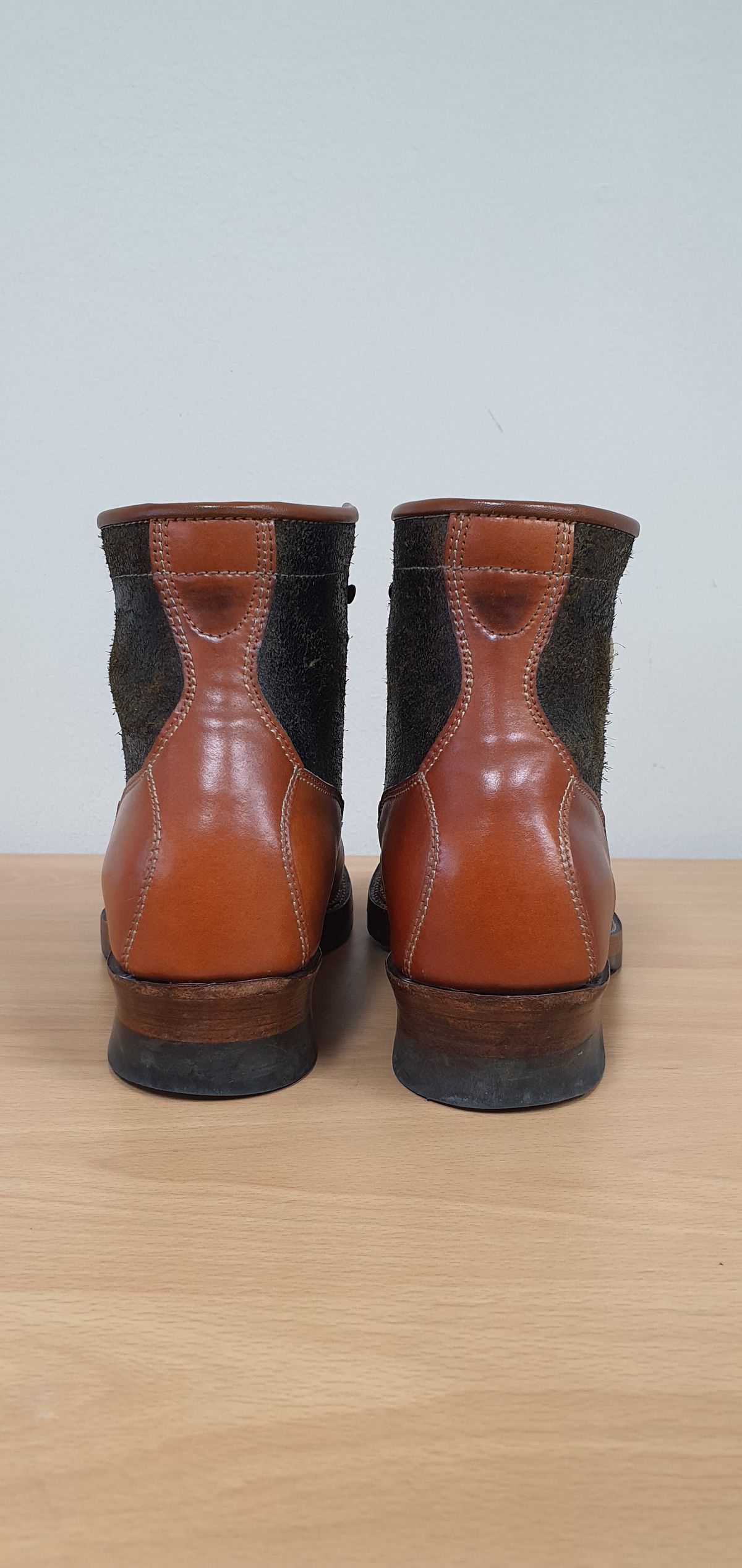 Photo by EL on December 4, 2022 of the Midas Vanquish Blucher Boot in Leder Ogawa Camel Shell Cordovan.