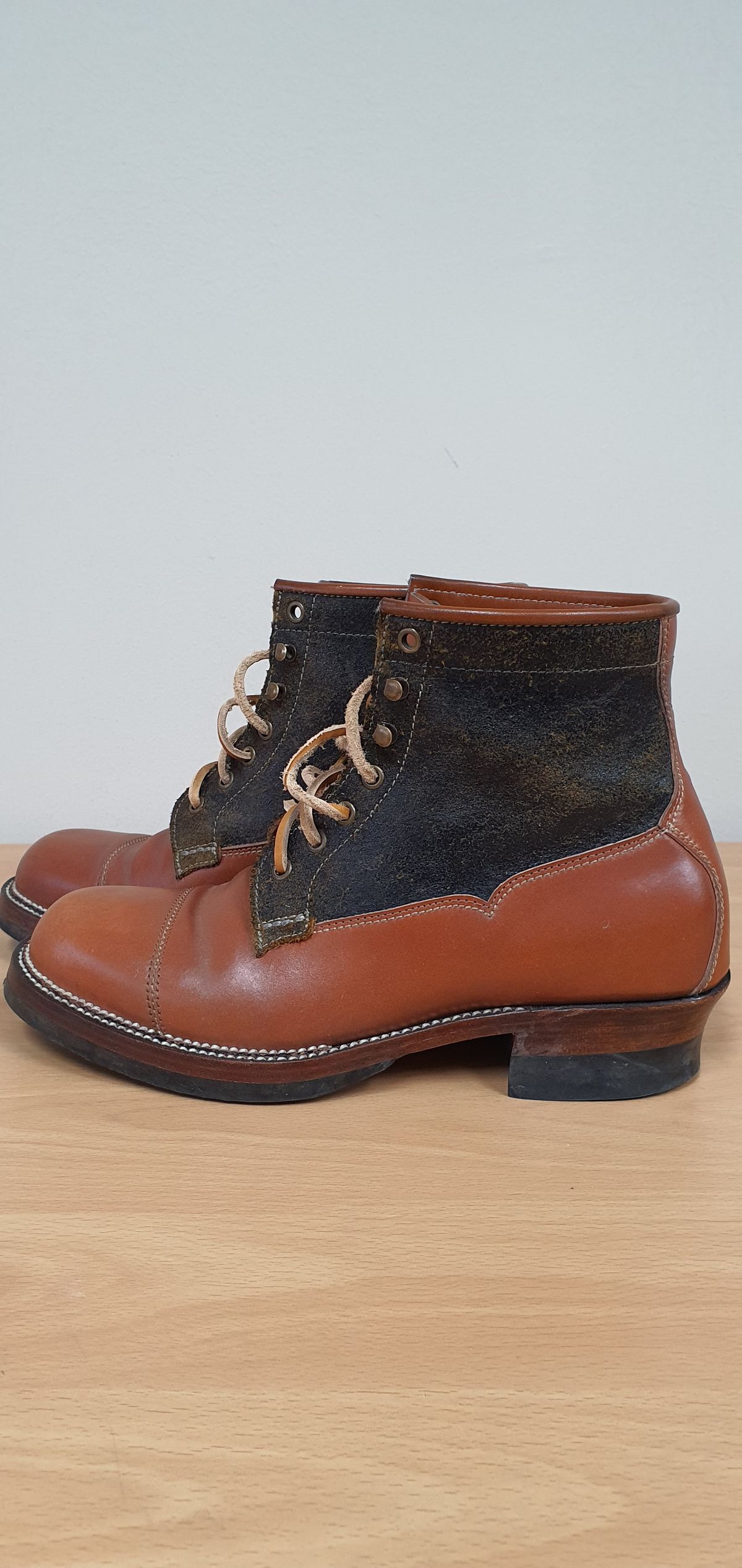 Photo by EL on December 4, 2022 of the Midas Vanquish Blucher Boot in Leder Ogawa Camel Shell Cordovan.