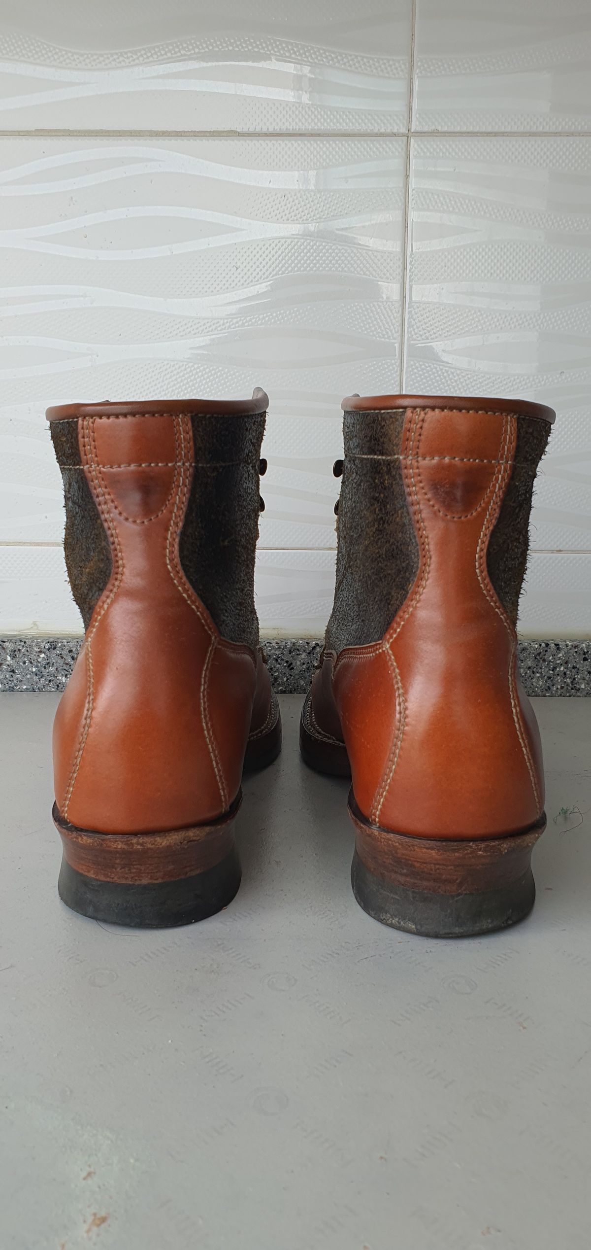 Photo by EL on January 5, 2023 of the Midas Vanquish Blucher Boot in Leder Ogawa Camel Shell Cordovan.