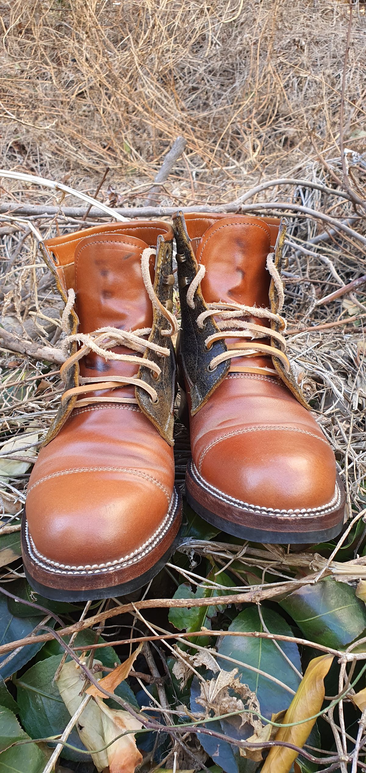 Photo by EL on February 5, 2023 of the Midas Vanquish Blucher Boot in Leder Ogawa Camel Shell Cordovan.