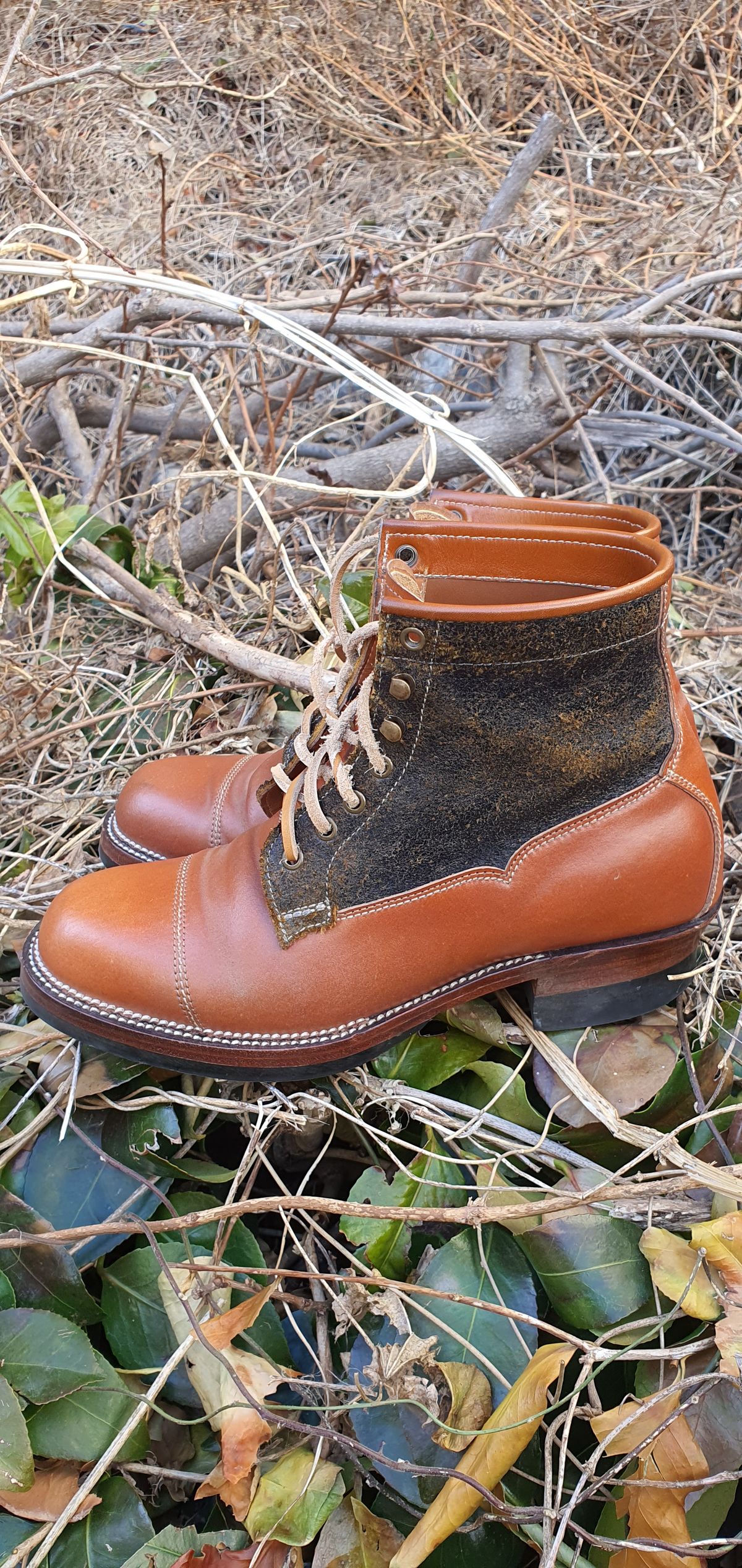 Photo by EL on February 5, 2023 of the Midas Vanquish Blucher Boot in Leder Ogawa Camel Shell Cordovan.