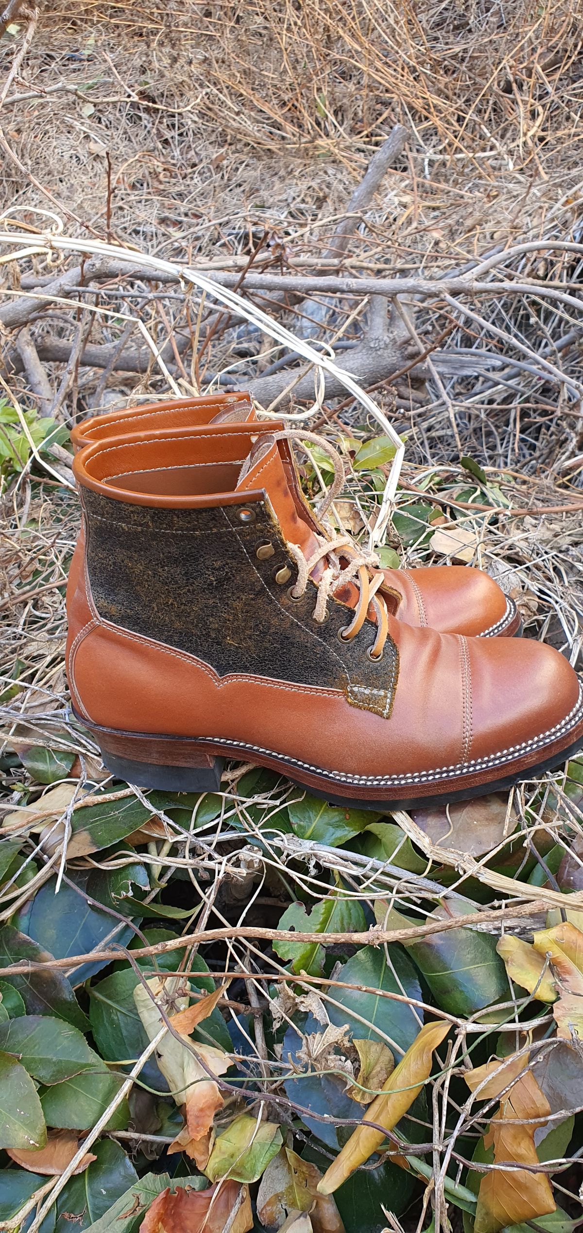 Photo by EL on February 5, 2023 of the Midas Vanquish Blucher Boot in Leder Ogawa Camel Shell Cordovan.