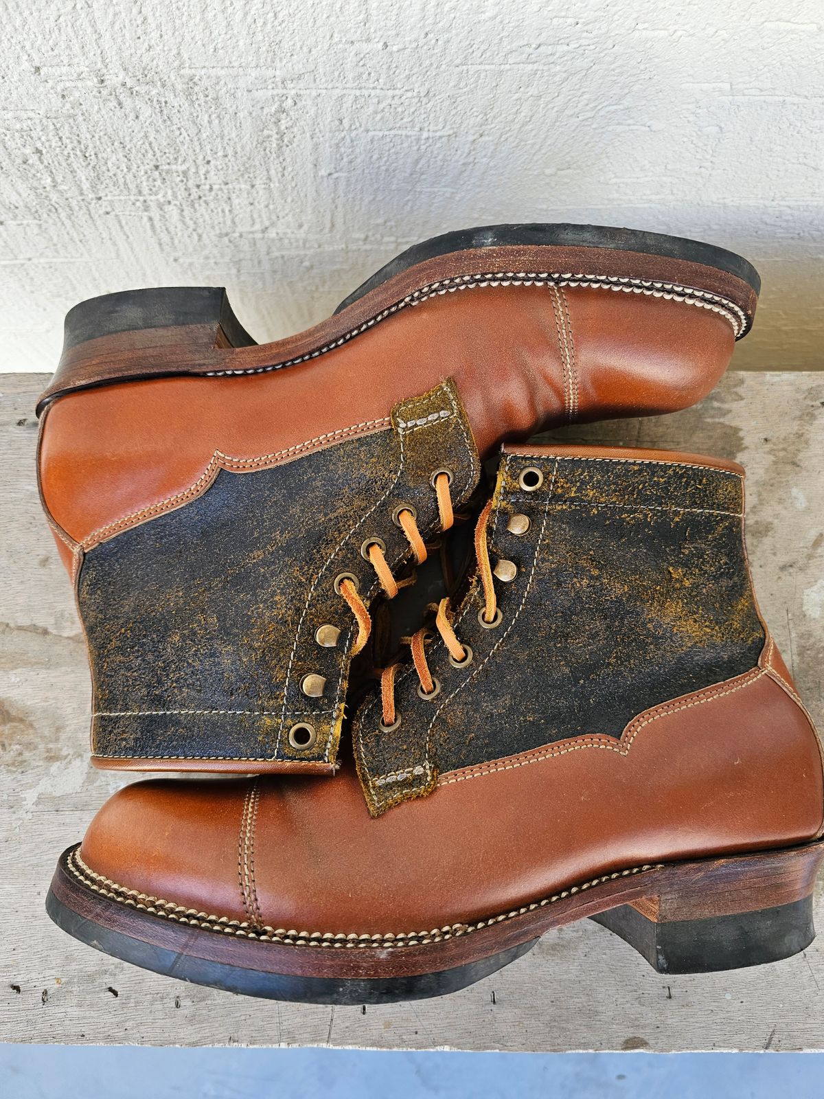 Photo by EL on March 5, 2023 of the Midas Vanquish Blucher Boot in Leder Ogawa Camel Shell Cordovan.