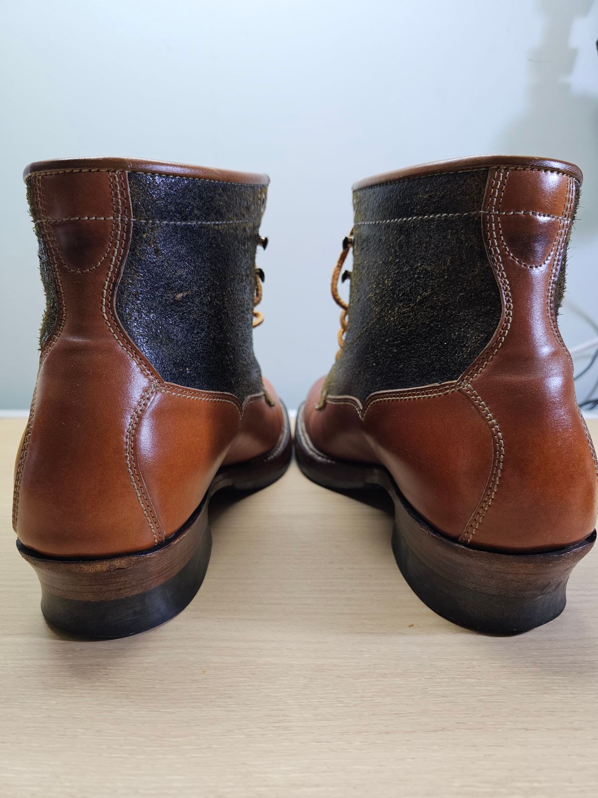 Photo by EL on April 5, 2023 of the Midas Vanquish Blucher Boot in Leder Ogawa Camel Shell Cordovan.