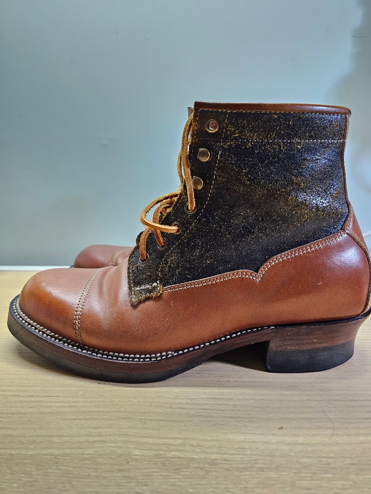 Photo by EL on April 5, 2023 of the Midas Vanquish Blucher Boot in Leder Ogawa Camel Shell Cordovan.