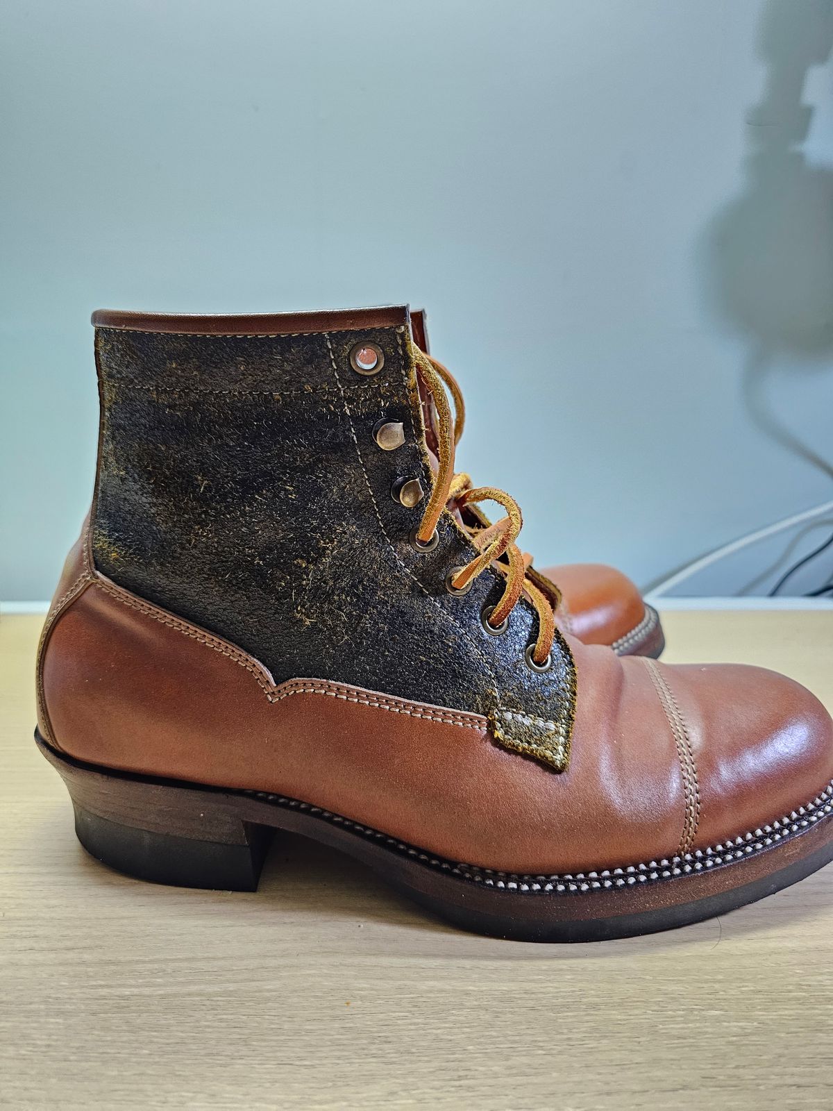 Photo by EL on April 5, 2023 of the Midas Vanquish Blucher Boot in Leder Ogawa Camel Shell Cordovan.