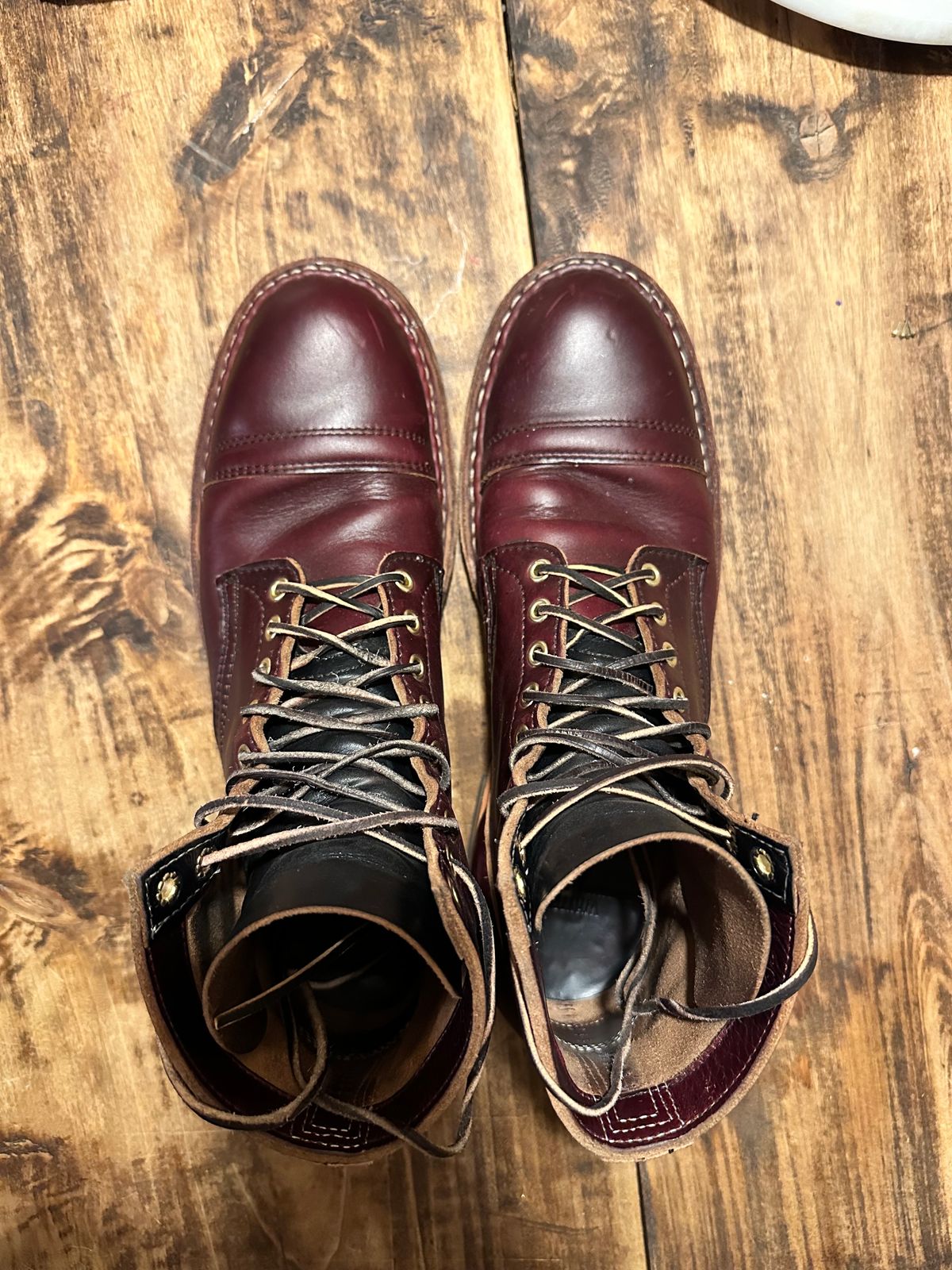 Photo by hunty_badger on January 6, 2024 of the White's MP-Sherman Toe Cap in Horween Burgundy Chromexcel.