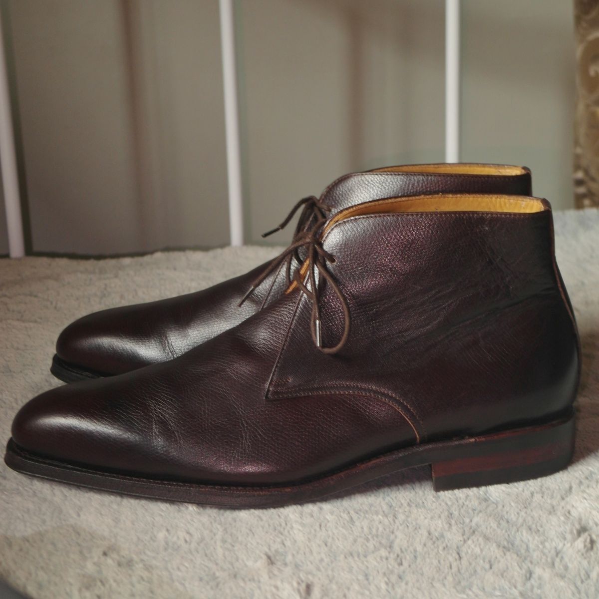 Photo by cheebs on January 29, 2023 of the Meermin Chukka Boot in D'Annonay Dark Brown Alpine Grain Calf.