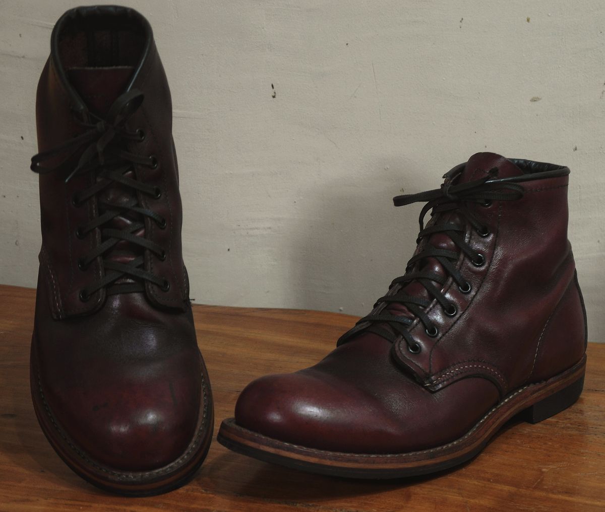 Photo by cheebs on July 24, 2022 of the Red Wing Beckman in S.B. Foot Black Cherry Featherstone.