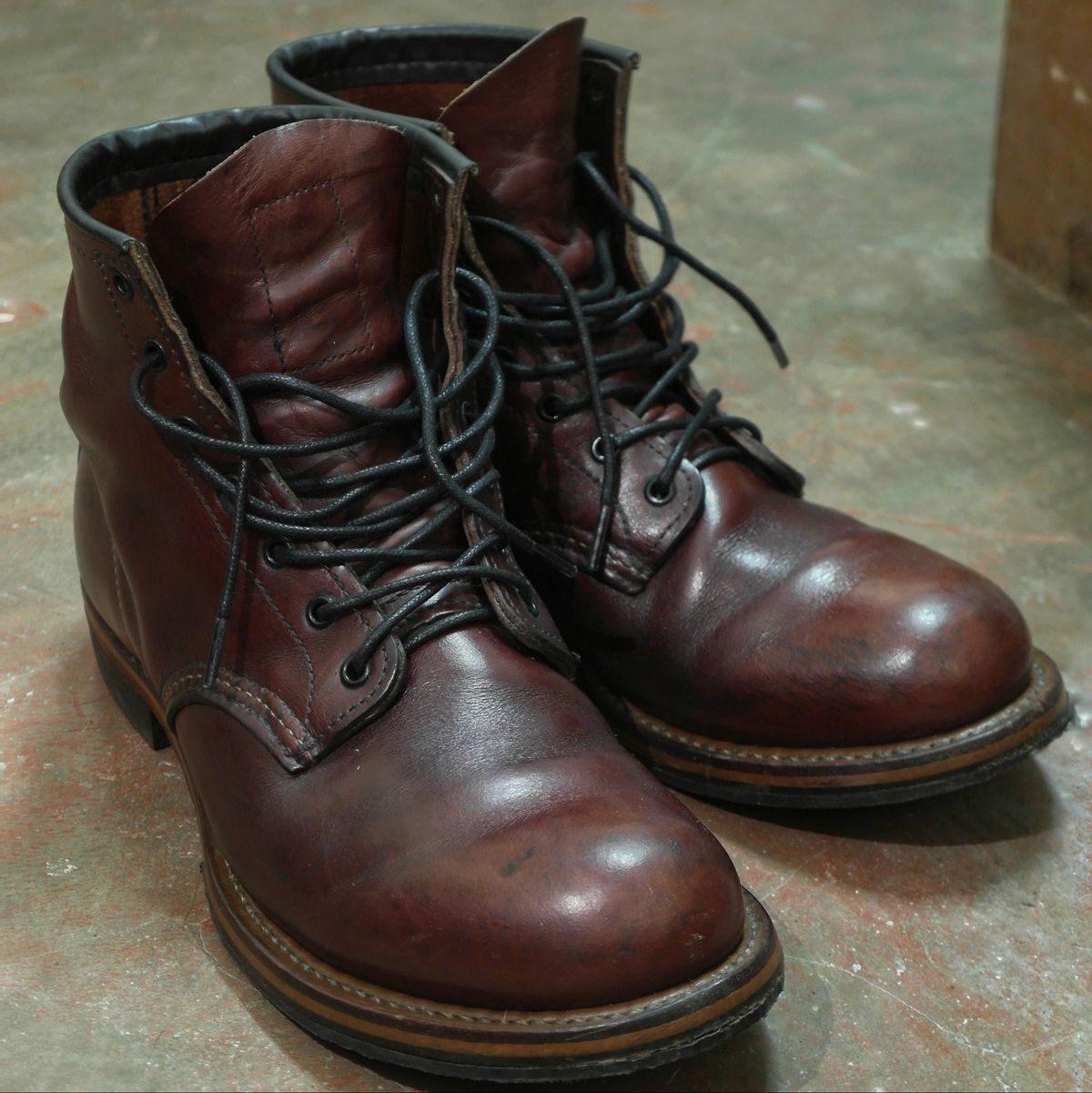 Photo by cheebs on October 28, 2022 of the Red Wing Beckman in S.B. Foot Black Cherry Featherstone.