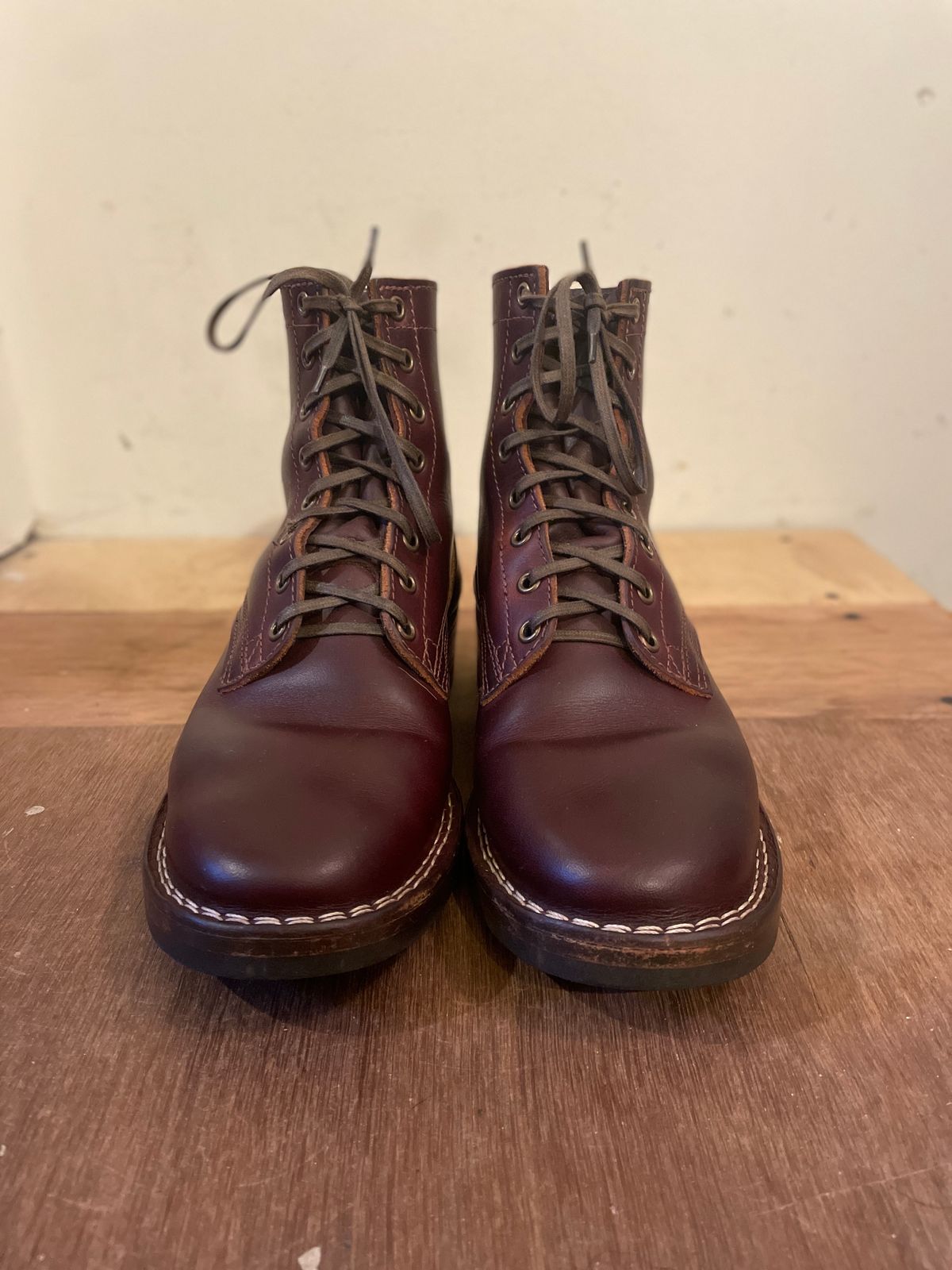 Photo by gertrudes_cat on November 5, 2023 of the Nicks MTO in Wickett & Craig Chestnut Oiled Latigo.