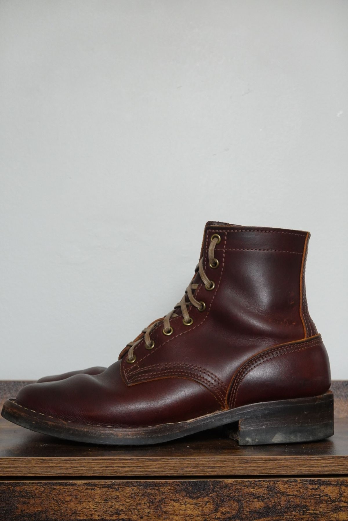 Photo by gertrudes_cat on February 5, 2024 of the Nicks MTO in Wickett & Craig Chestnut Oiled Latigo.