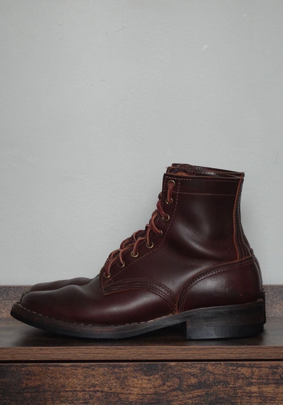 Photo by gertrudes_cat on March 5, 2024 of the Nicks MTO in Wickett & Craig Chestnut Oiled Latigo.