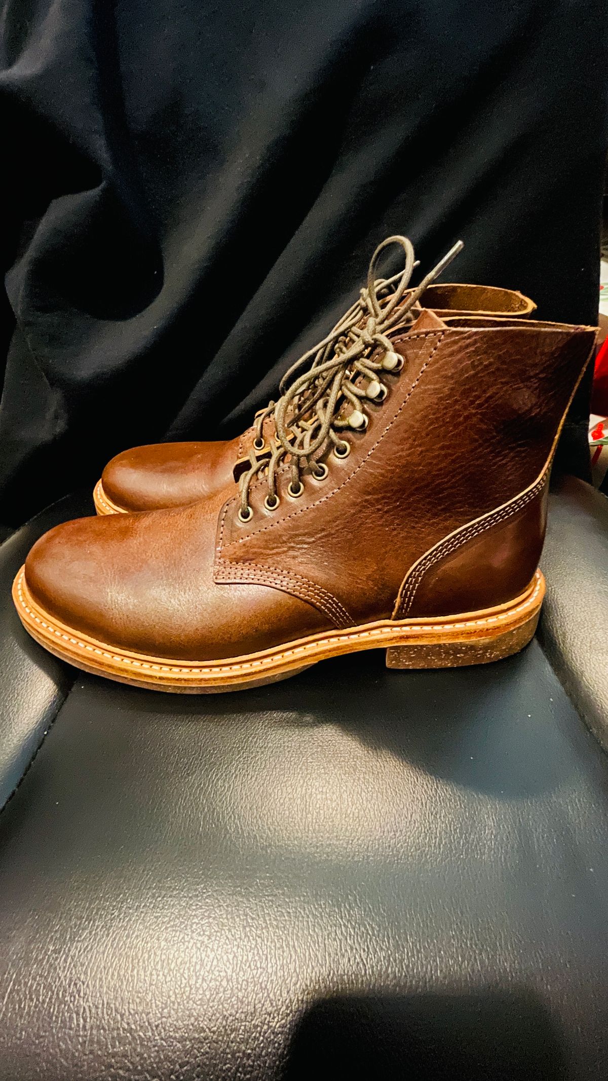 Photo by gertrudes_cat on December 20, 2022 of the Oak Street Bootmakers Field Boot in Badalassi Carlo Nemesi Cotto.