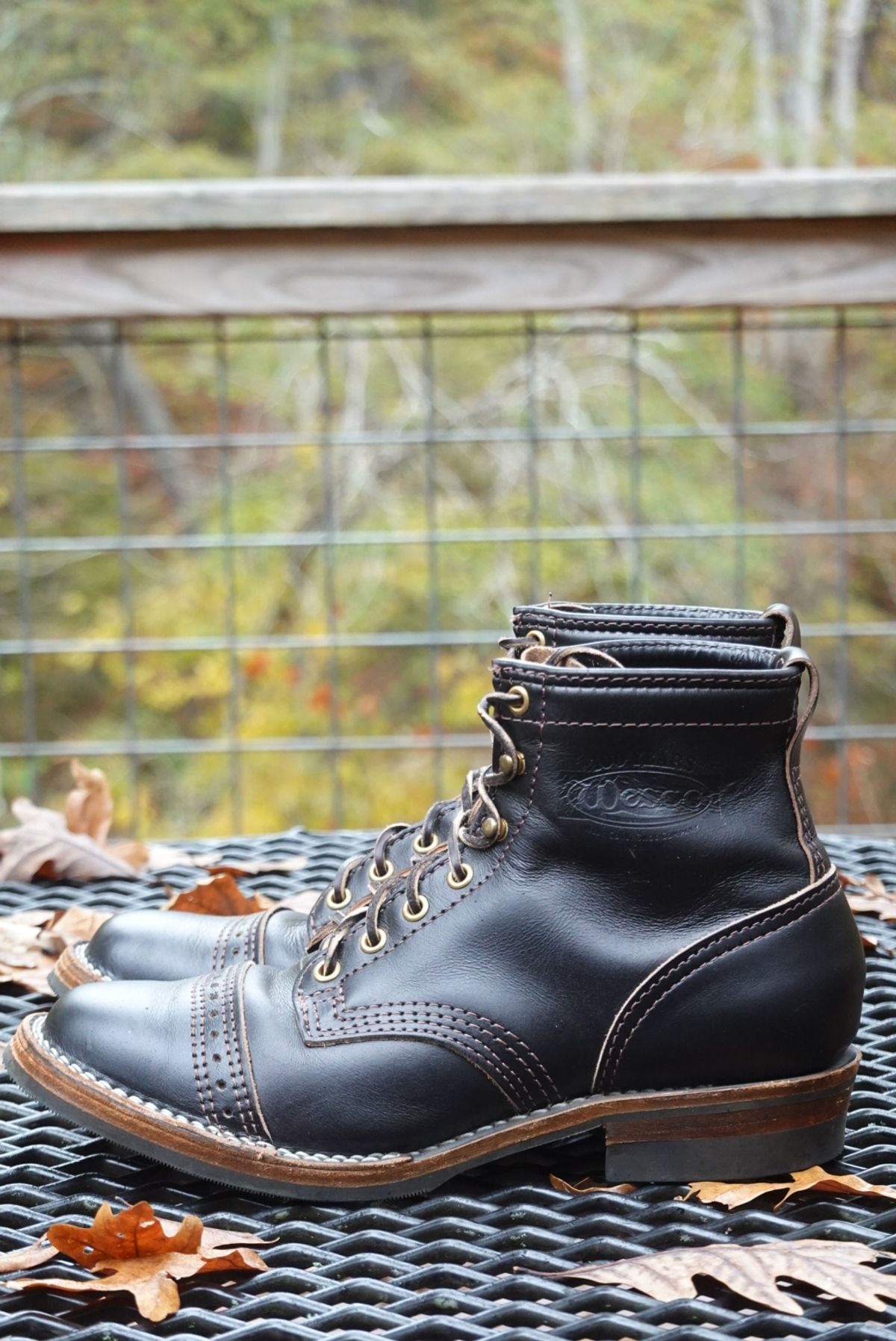 Photo by gertrudes_cat on November 3, 2024 of the Wesco x S&S Axe Breaker in Maryam Black Horsehide.