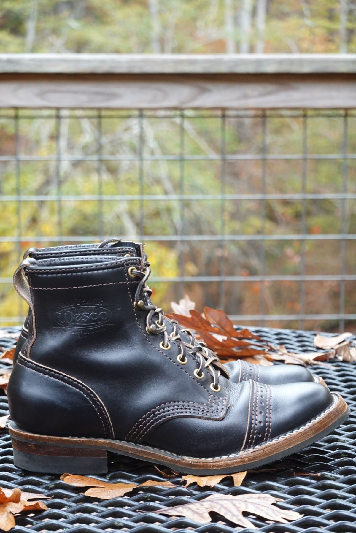 Photo by gertrudes_cat on November 3, 2024 of the Wesco x S&S Axe Breaker in Maryam Black Horsehide.