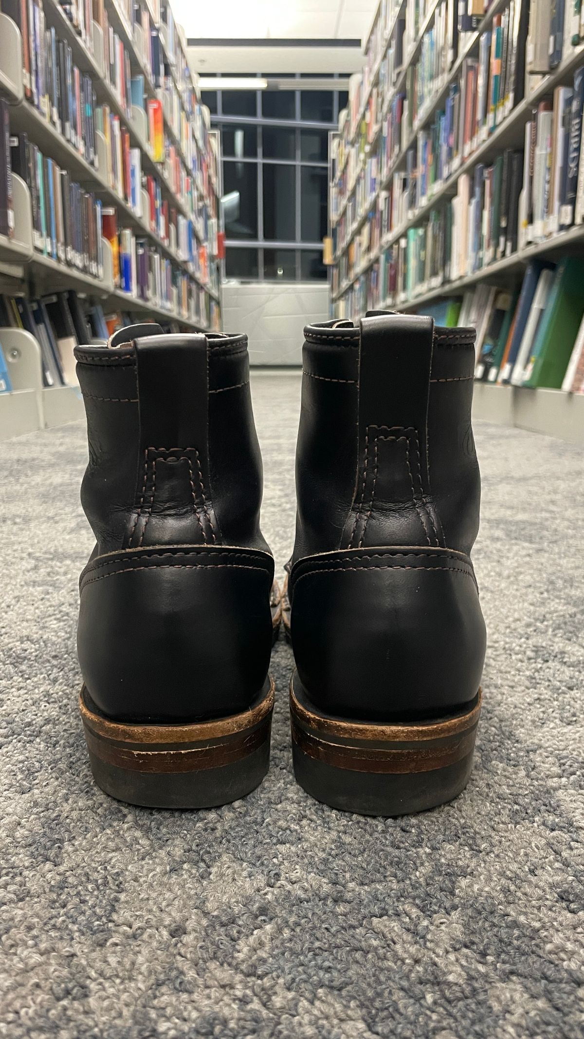 Photo by gertrudes_cat on December 5, 2024 of the Wesco x S&S Axe Breaker in Maryam Black Horsehide.