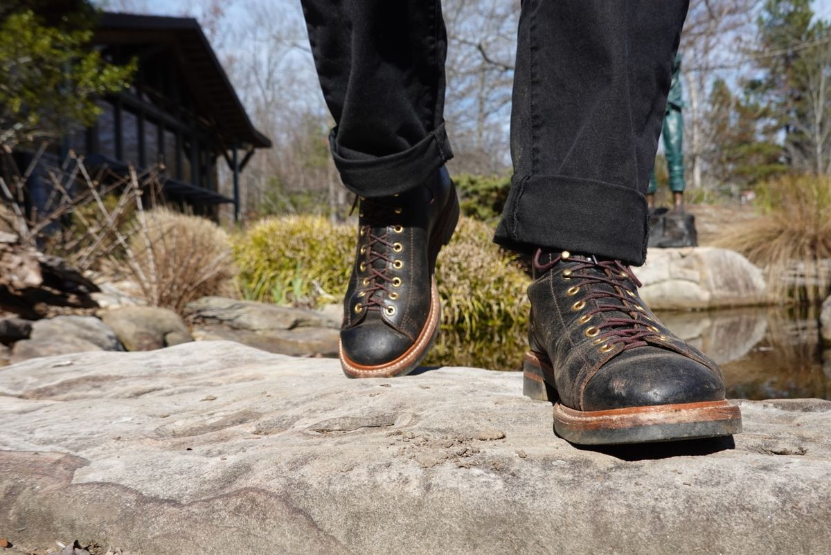 Photo by gertrudes_cat on February 19, 2023 of the John Lofgren Monkey Boots in Horween Black Teacore Chromexcel.