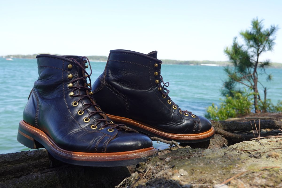 Photo by gertrudes_cat on April 2, 2023 of the John Lofgren Monkey Boots in Horween Black Teacore Chromexcel.