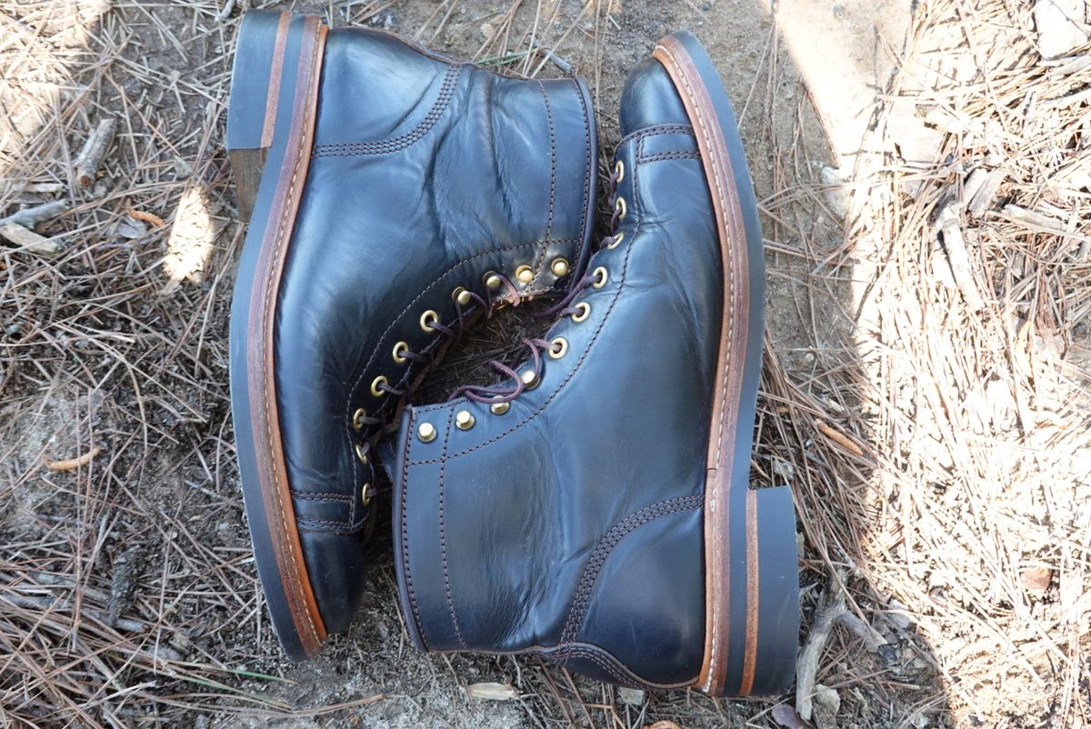 Photo by gertrudes_cat on April 2, 2023 of the John Lofgren Monkey Boots in Horween Black Teacore Chromexcel.