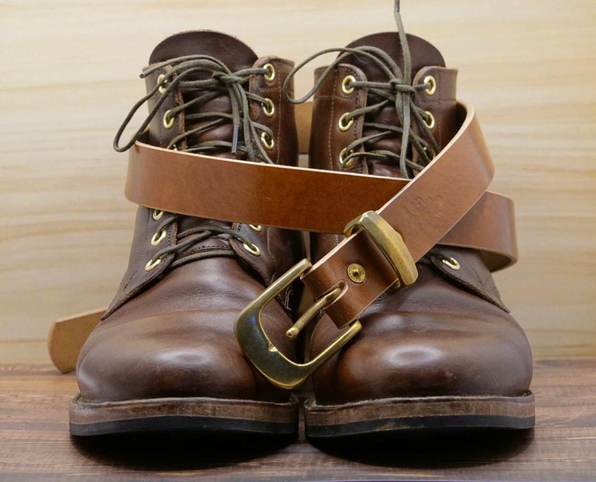 Photo by gertrudes_cat on April 30, 2023 of the Viberg Service Boot in Horween Brown Chromexcel.