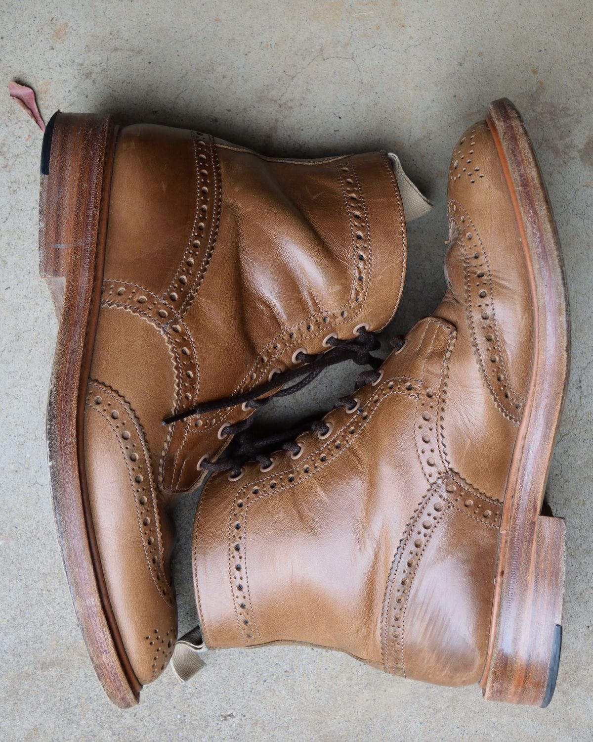 Photo by madeofbirds on December 5, 2024 of the Tricker's Stow Country Boot in Horween Natural Chromexcel.