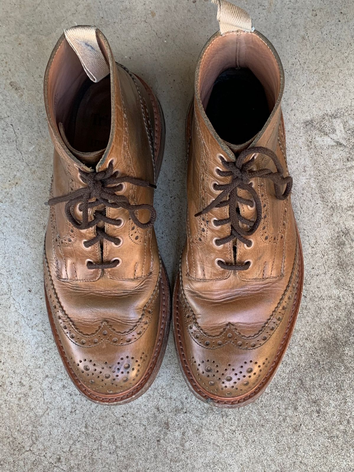 Photo by madeofbirds on January 5, 2025 of the Tricker's Stow Country Boot in Horween Natural Chromexcel.