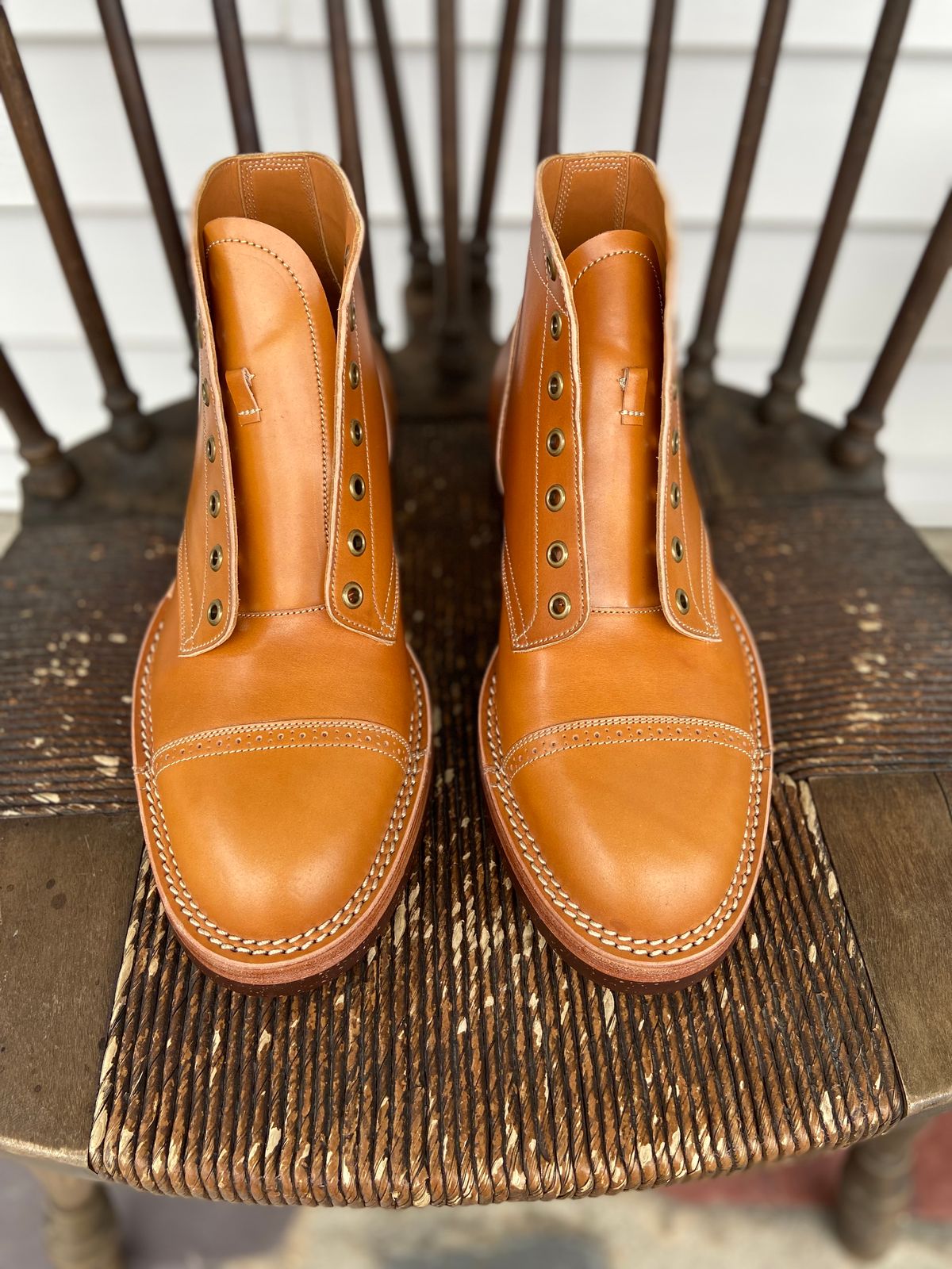 Photo by akindatallboy on March 31, 2022 of the Onderhoud SVC03 Service Boot in Shinki Whisky Shell Cordovan.
