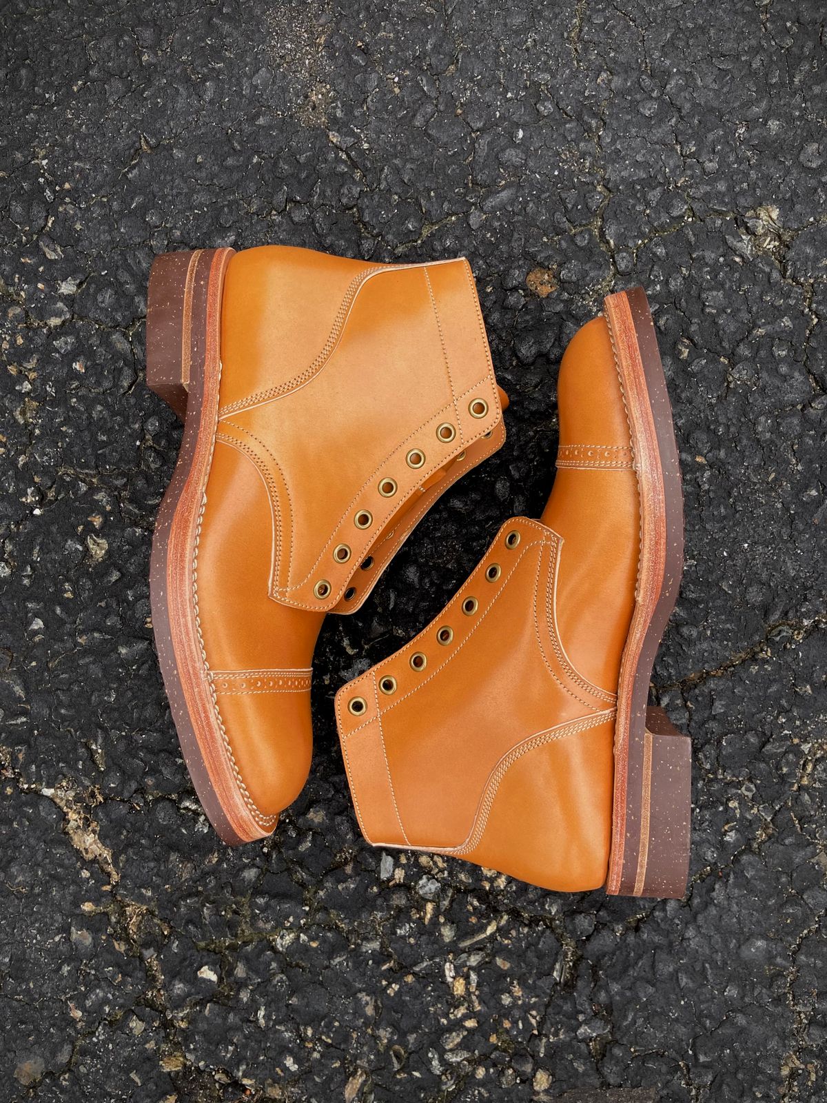 Photo by akindatallboy on March 31, 2022 of the Onderhoud SVC03 Service Boot in Shinki Whisky Shell Cordovan.