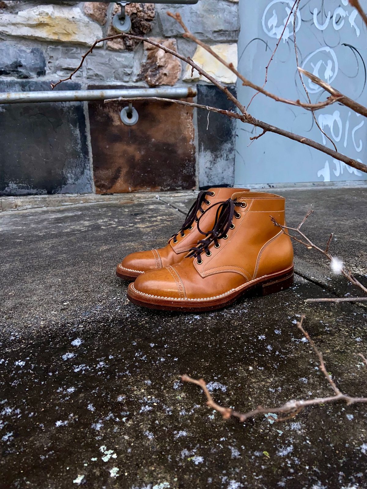 Photo by akindatallboy on January 13, 2023 of the Onderhoud SVC03 Service Boot in Shinki Whisky Shell Cordovan.