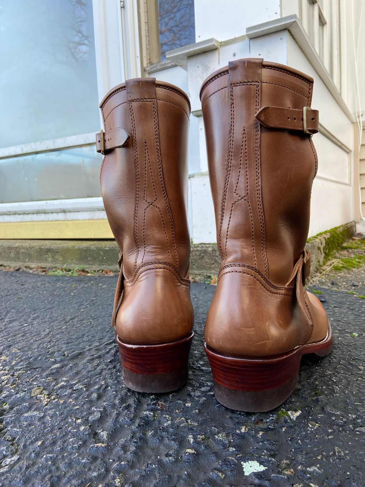 Photo by akindatallboy on November 5, 2022 of the Benzein The Keeper 'Type 2' Engineer Boot in Horween Natural Chromexcel.