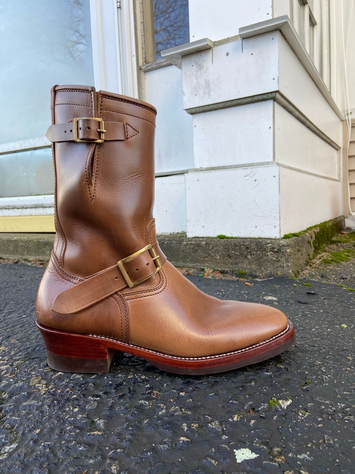 Photo by akindatallboy on November 5, 2022 of the Benzein The Keeper 'Type 2' Engineer Boot in Horween Natural Chromexcel.